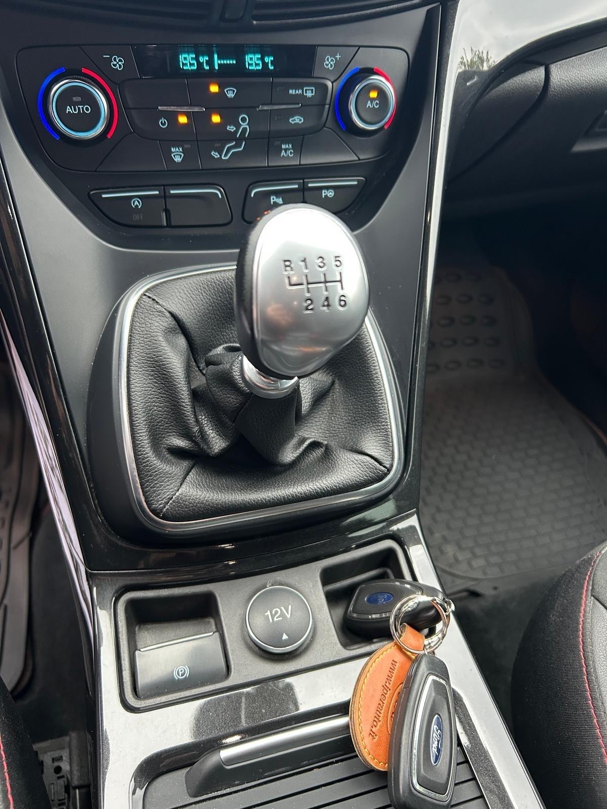 Ford Kuga 1.5 EcoBoost 120 CV S&S 2WD ST-Line