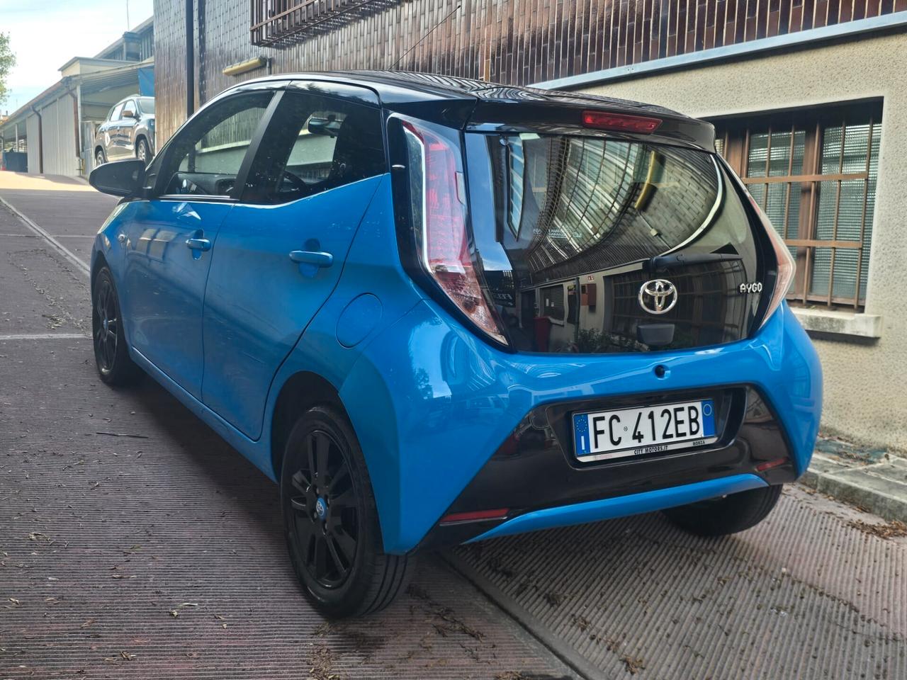 Toyota Aygo 1.0 VVT-i 69 CV 3 porte x-play MMT - FRIZIONE NUOVA...!!!!!