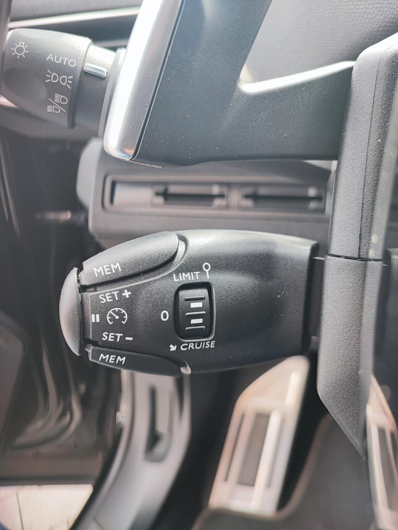 Peugeot 3008 BlueHDi 130 EAT8 GTLine-km75000-12/19