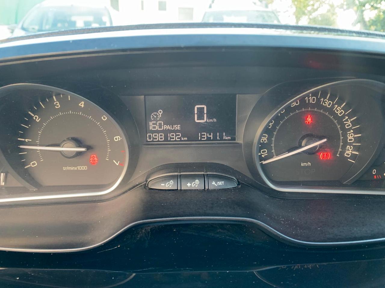 Peugeot 208 1.2 Gpl 82cv 5 porte Allure