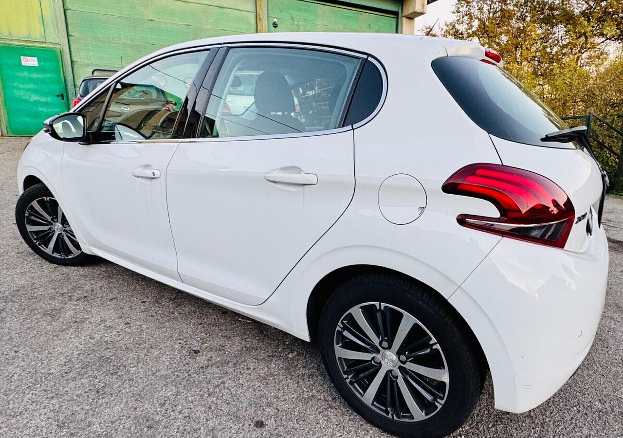 Peugeot 208 PureTech 82 5 porte Allure Ok Neopatentati