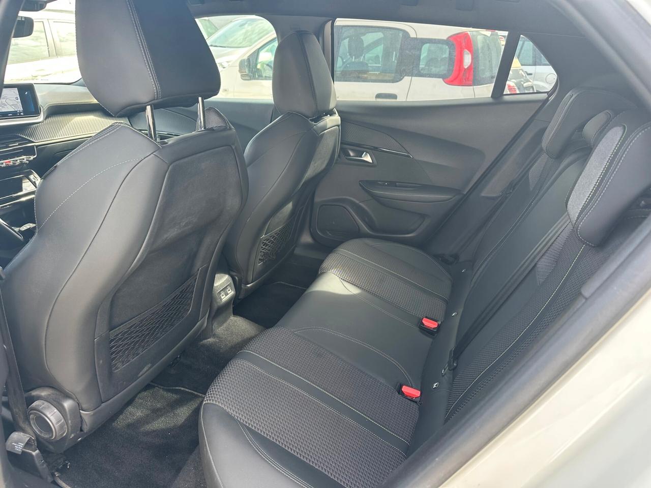 Peugeot 2008 BlueHDi 130 EAT8 GT Line