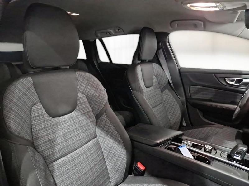 VOLVO V60 B4 D AUTOM.CORE 5 PORTE STATION WAGON
