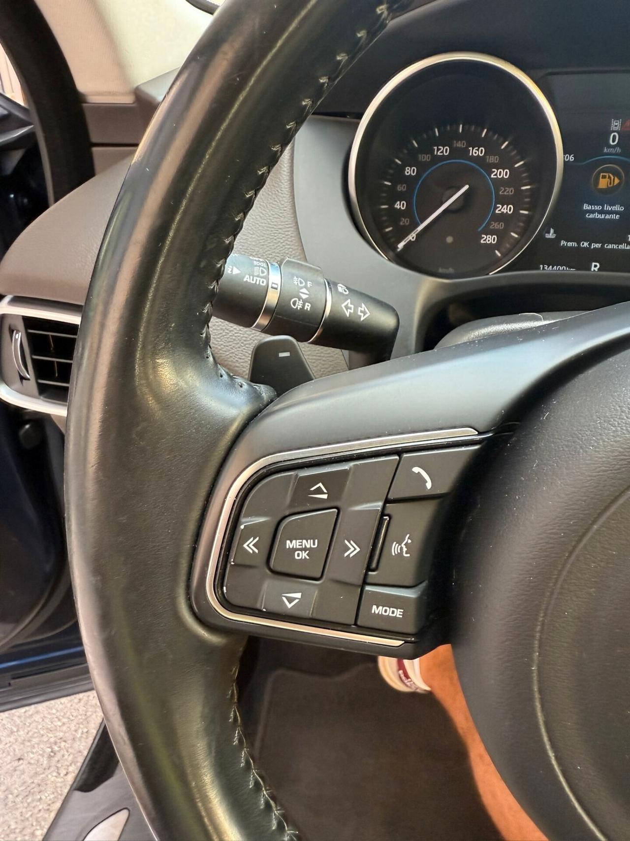 Jaguar F-Pace 2.0 D 180 CV Prestige