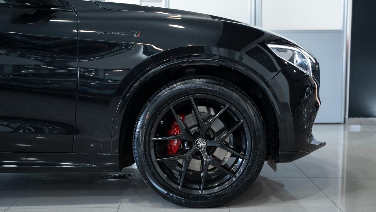 Alfa Romeo Stelvio VELOCE 2.2 Ti Q4 210 CV 20" TETTO CARBON AUTO XENON FULL OPTIONAL