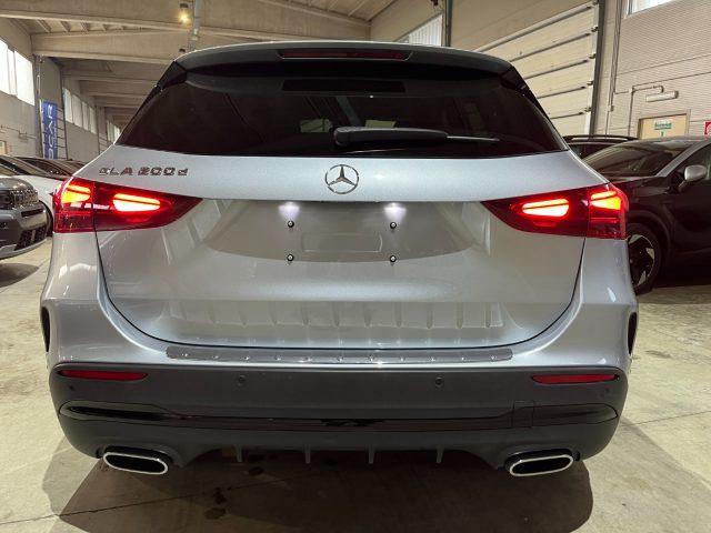 MERCEDES-BENZ GLA 200 d Autom. AMG Premium Plus NIGHT/LED MULTICOL/TELEC