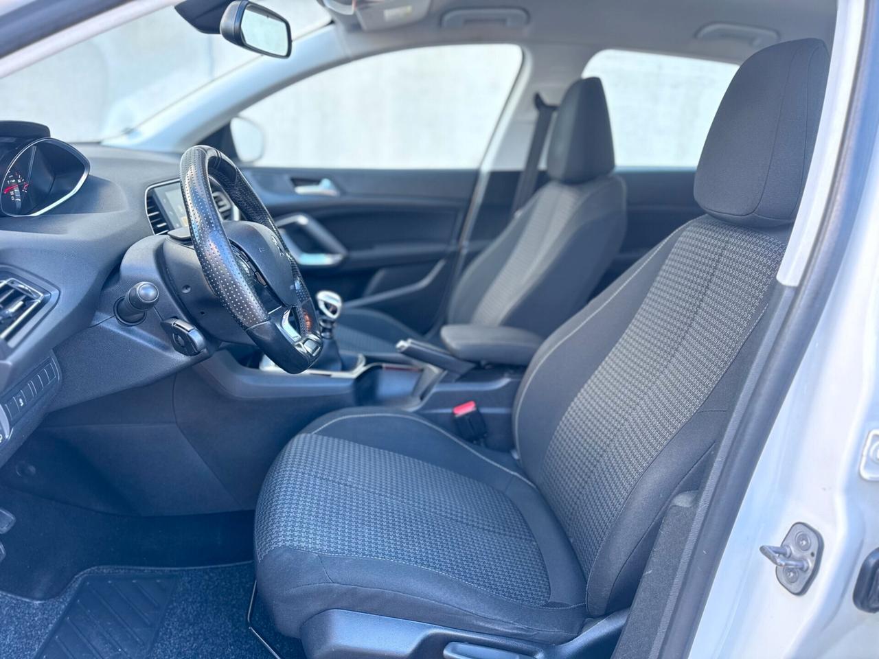 Peugeot 308 BlueHDi 130 S&S Allure