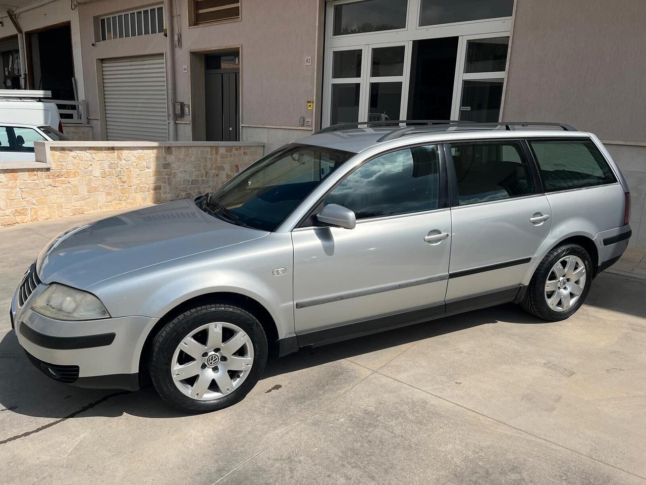 Volkswagen Passat 1.9 TDI/130 CV cat Var. C.line