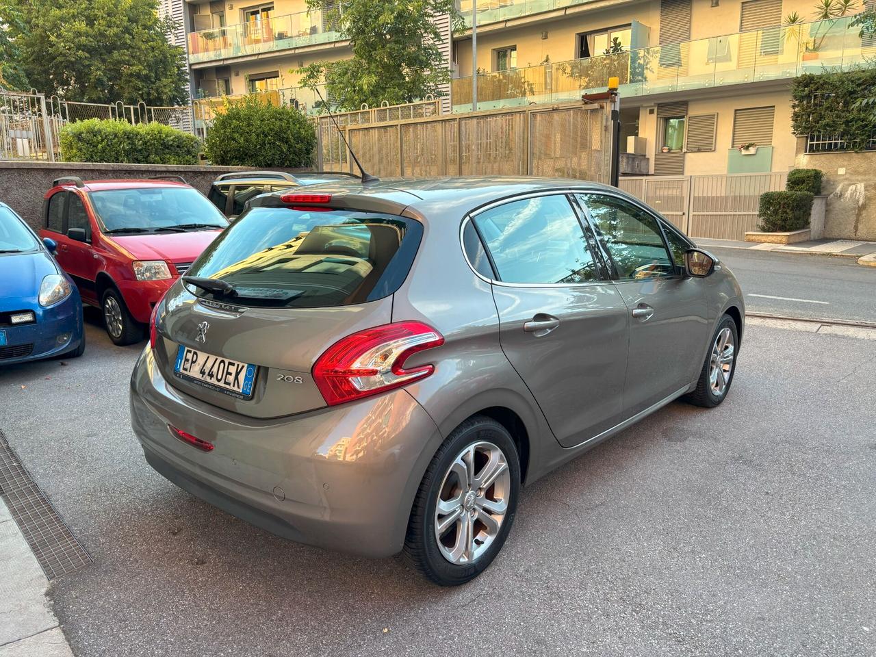 Peugeot 208 1.2 VTi 82 CV 5 porte Active PREZZO REALE TAGLIANDI PEUGEOT