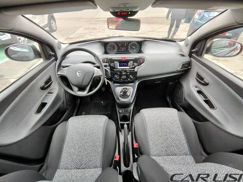 Lancia Ypsilon 1.0 FireFly 5 porte S&S Hybrid Silver