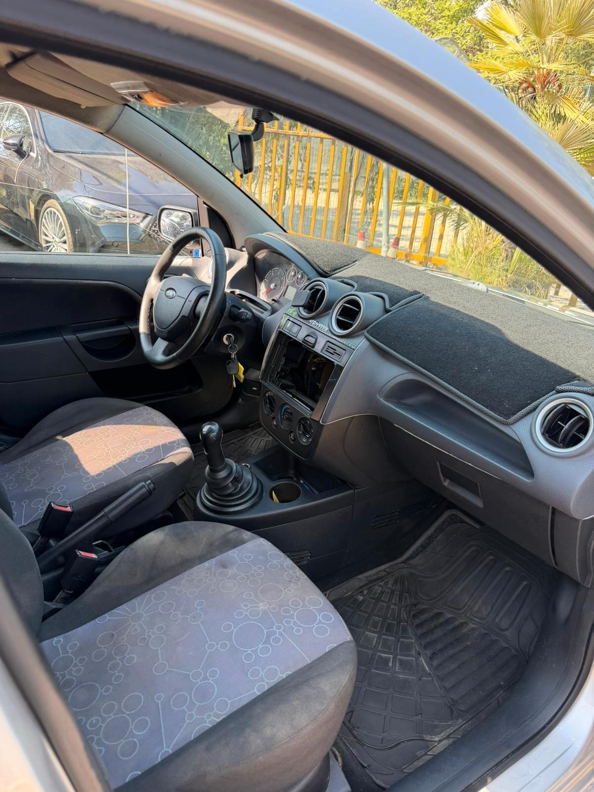 Ford Fiesta 1.4 TDCi 5p. Ghia