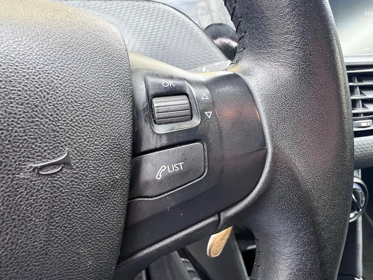 Peugeot 2008 1.2 PureTech 82 #9549