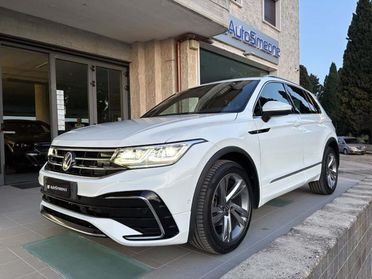 VOLKSWAGEN Tiguan 2.0 TDI 150 CV SCR DSG R-Line LUCI AMBIENTE