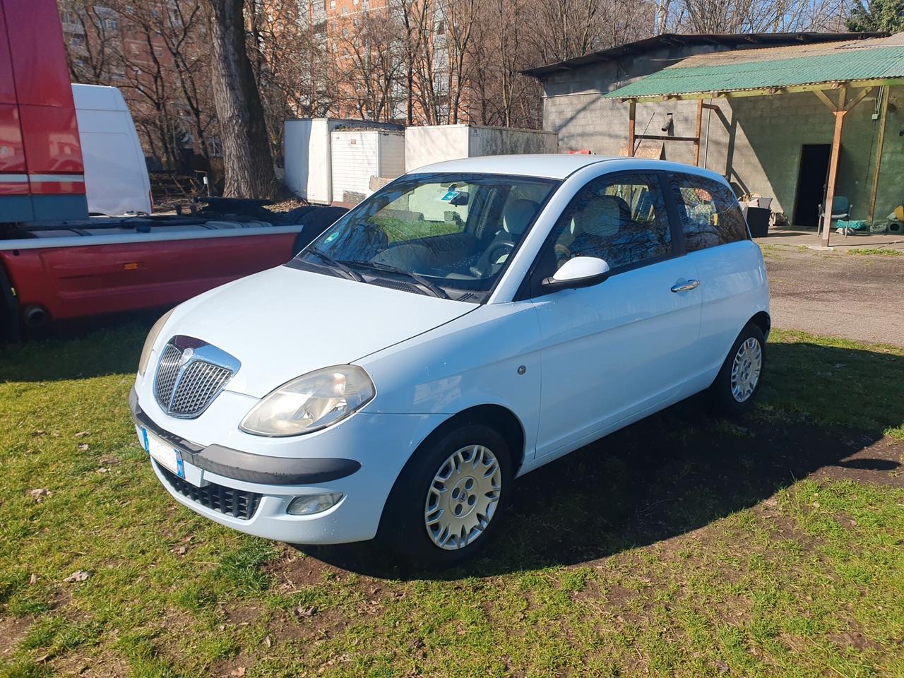 Lancia Ypsilon 1.2 Argento