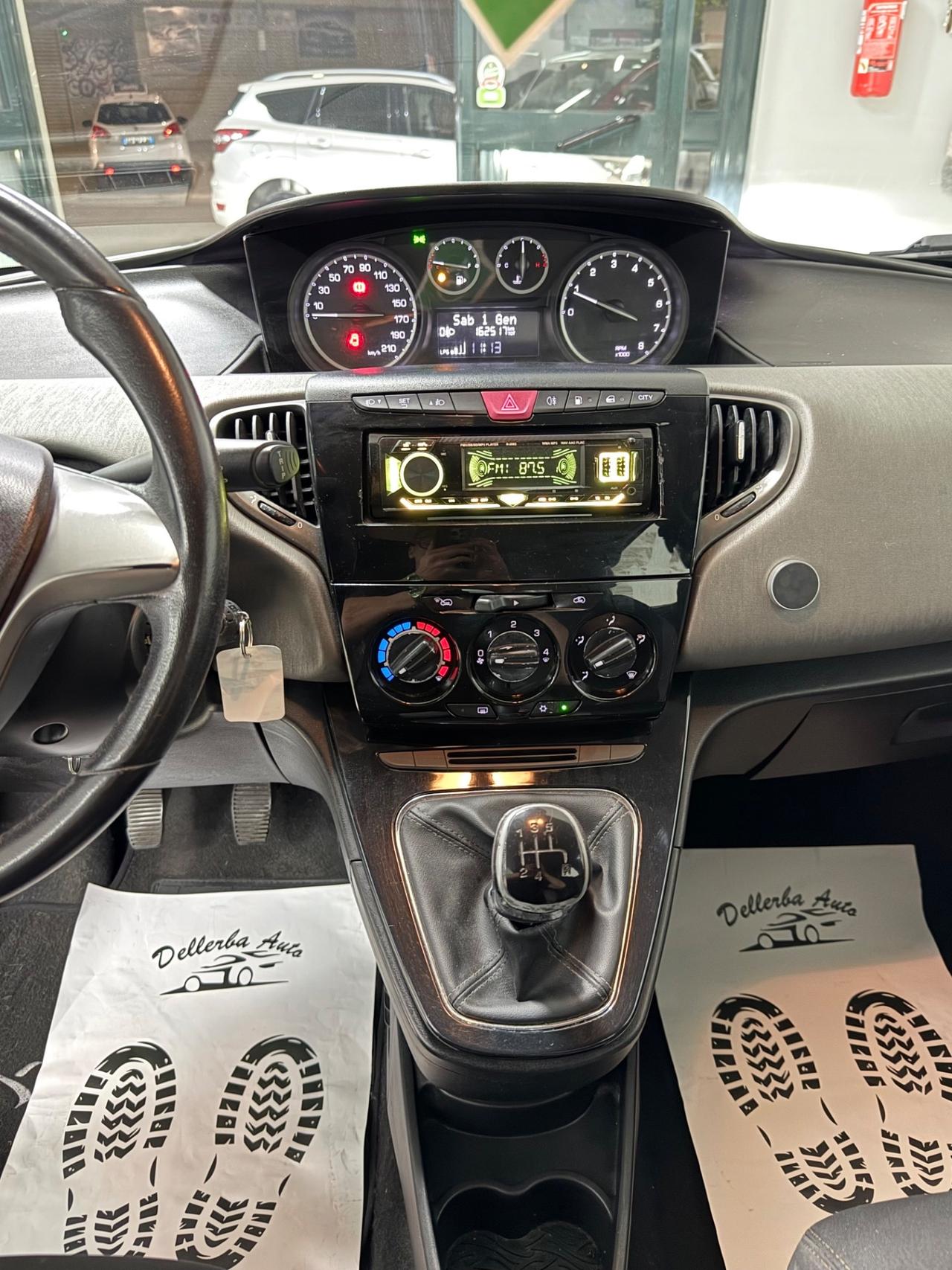 Lancia Ypsilon 1.2 69 CV 5 porte GPL Ecochic Silver