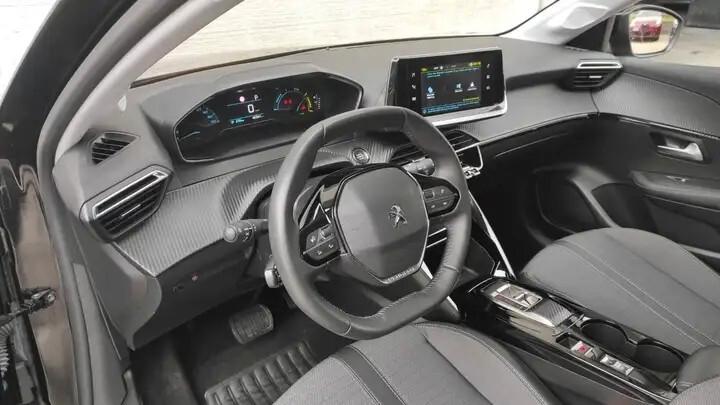 PEUGEOT 208e ALLURE 100kW