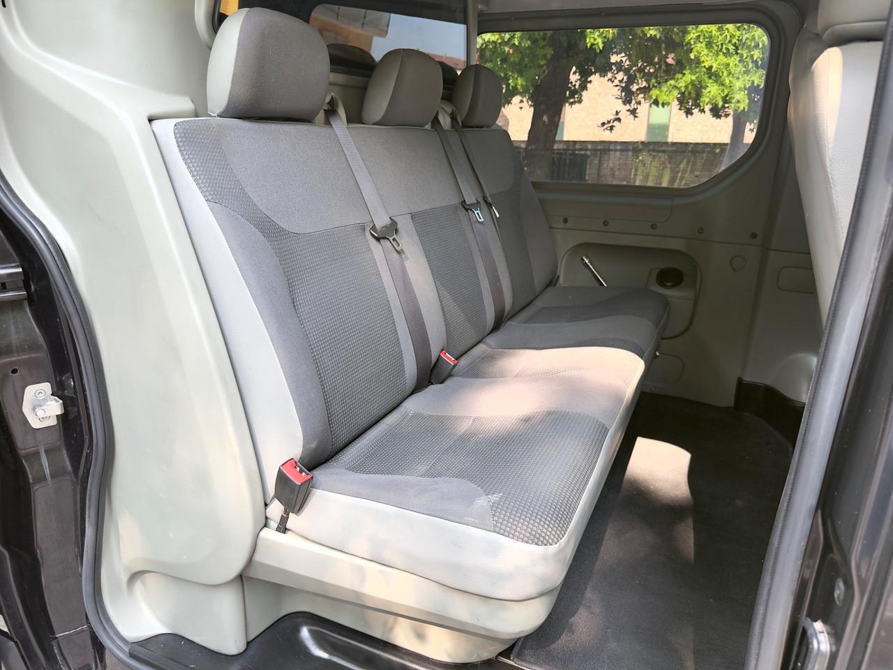 Opel Vivaro 27 2.5 CDTI PC-TN Combi Semivetrato