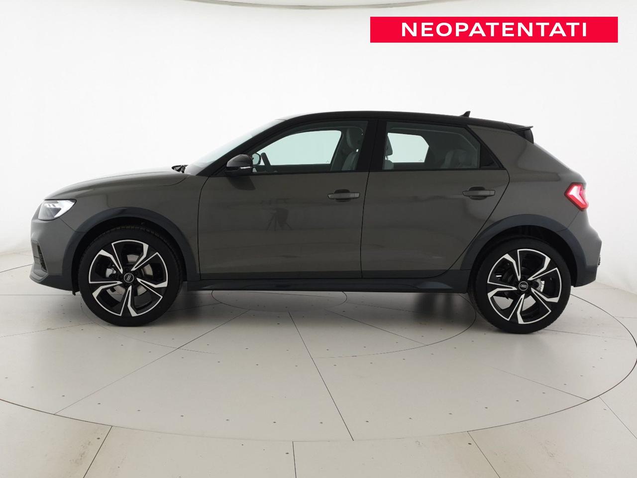 Allstreet 30TFSI 116CV S tronic Identity Contrast