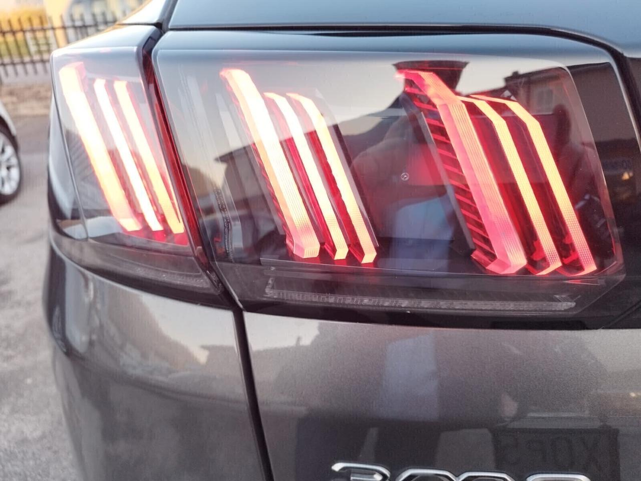 Peugeot 3008 BlueHDi 130 S&S EAT8 BUSINESS