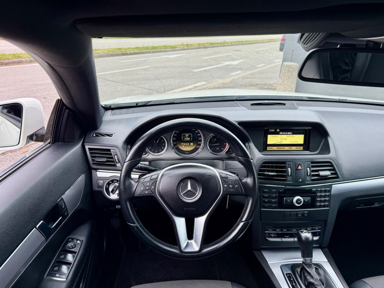 Mercedes-benz E 220 CDI Coupé BlueEFFICIENCY 2012