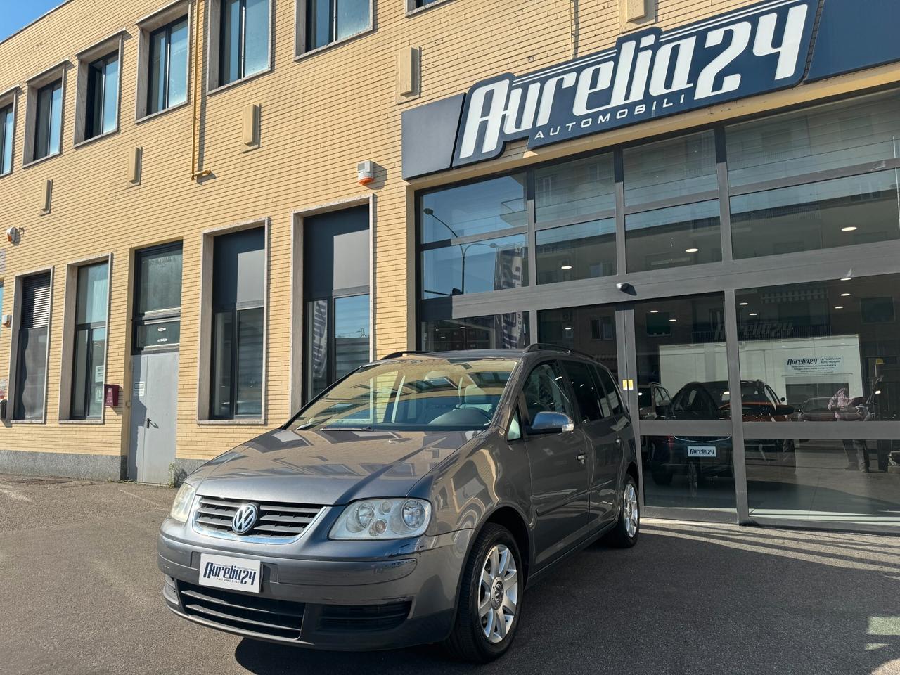Volkswagen Touran 1.6 16V FSI Highline NEOPATENTATO