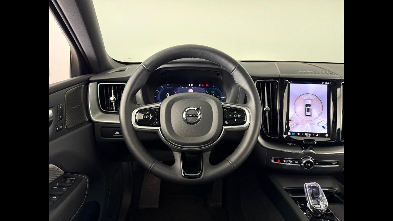 VOLVO XC60 II 2022 - XC60 2.0 t6 phev Plus Dark awd auto
