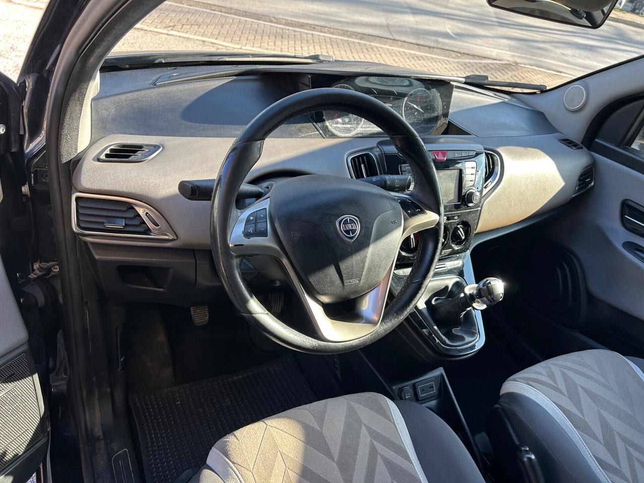 Lancia Ypsilon Benzina / Metano Ecochic Platinum Neopatentati