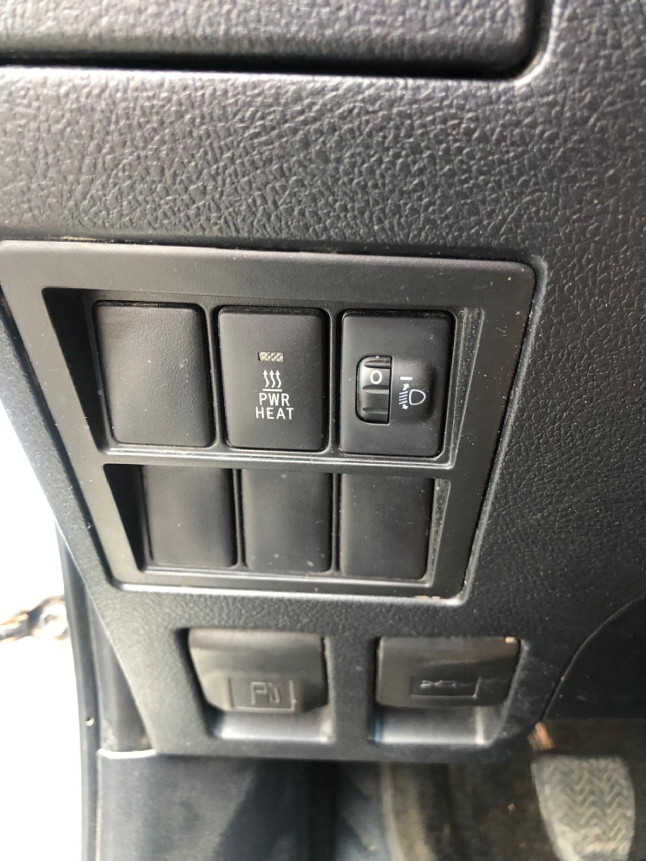 Toyota Hilux 2.4 D-4D 4WD 4 porte Double Cab Lounge
