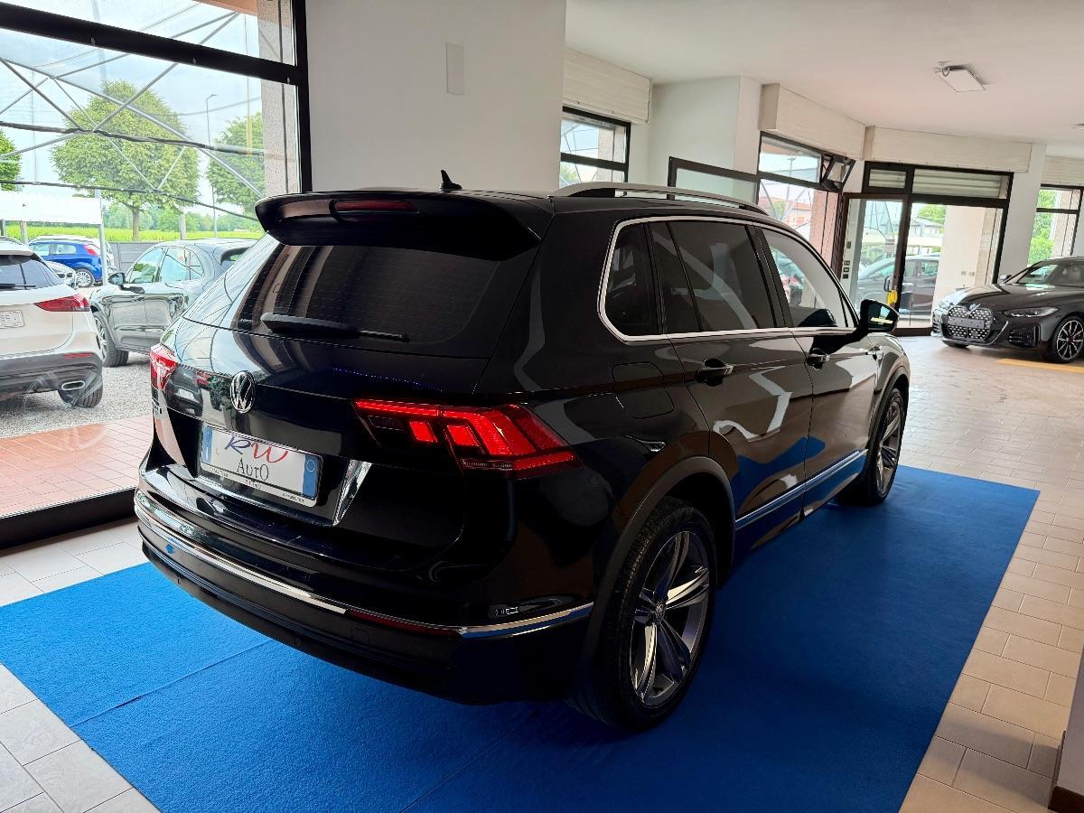 VOLKSWAGEN - Tiguan - 2.0 TDI 150CV SCR DSG R-Line