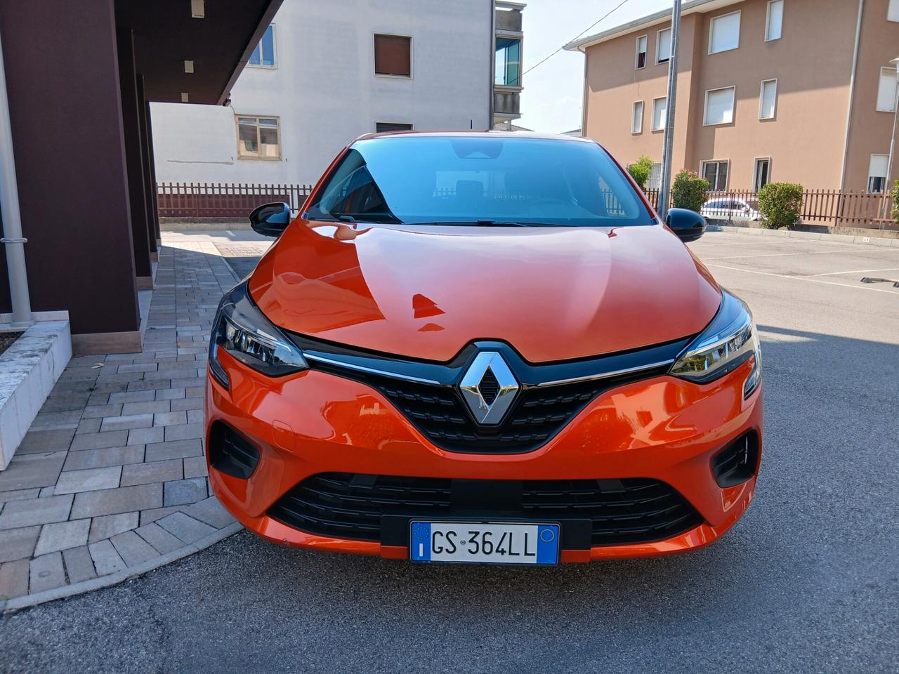 Renault Clio SCe 65 CV 5 porte Equilibre neopatentati a € 199 mese