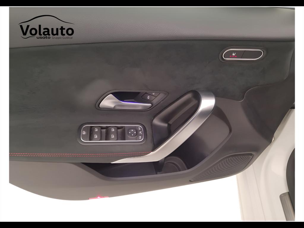 Mercedes-Benz Classe A - W177 2018 - A 180 d Premium auto