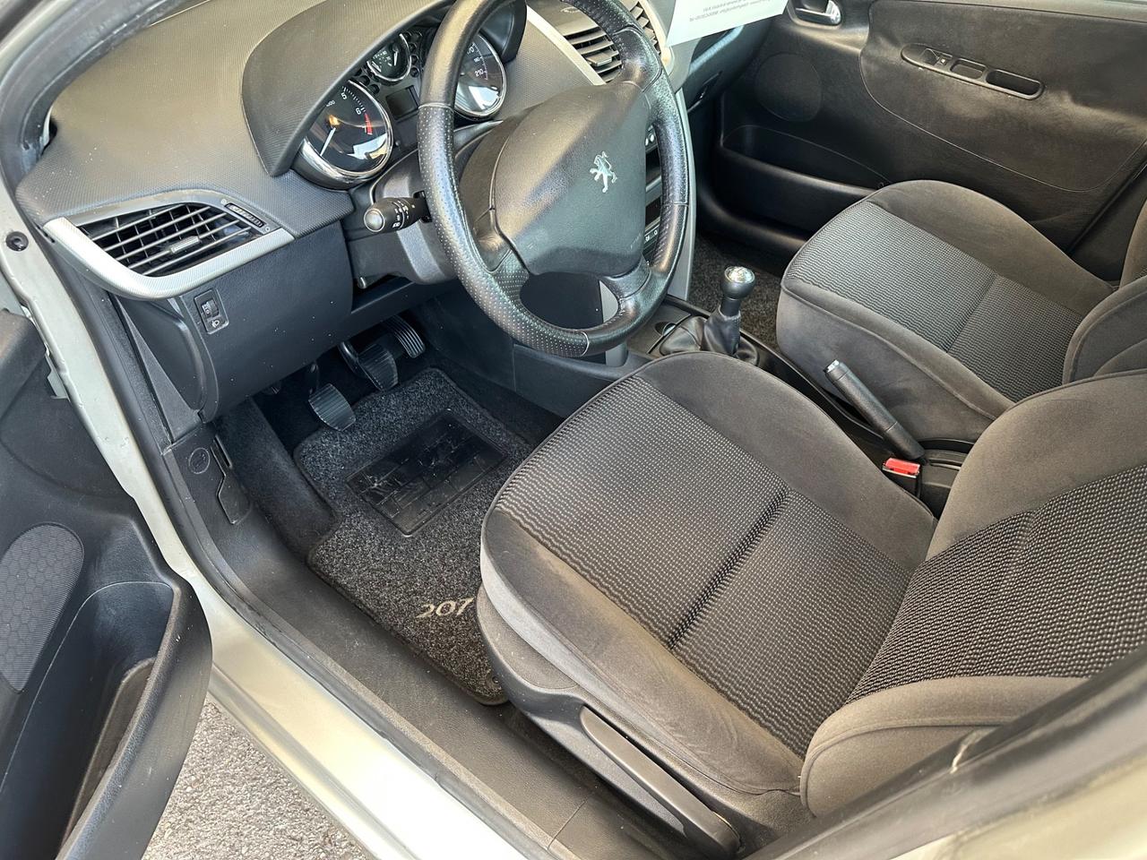 Peugeot 207 1.4 8V 75CV 5p. X Line