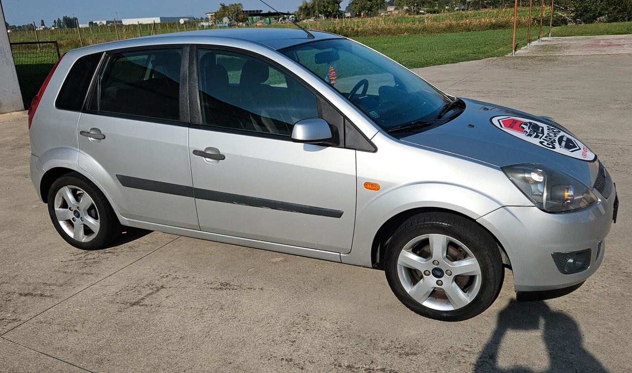 Ford Fiesta 1.4 TDCi 5p. Ghia