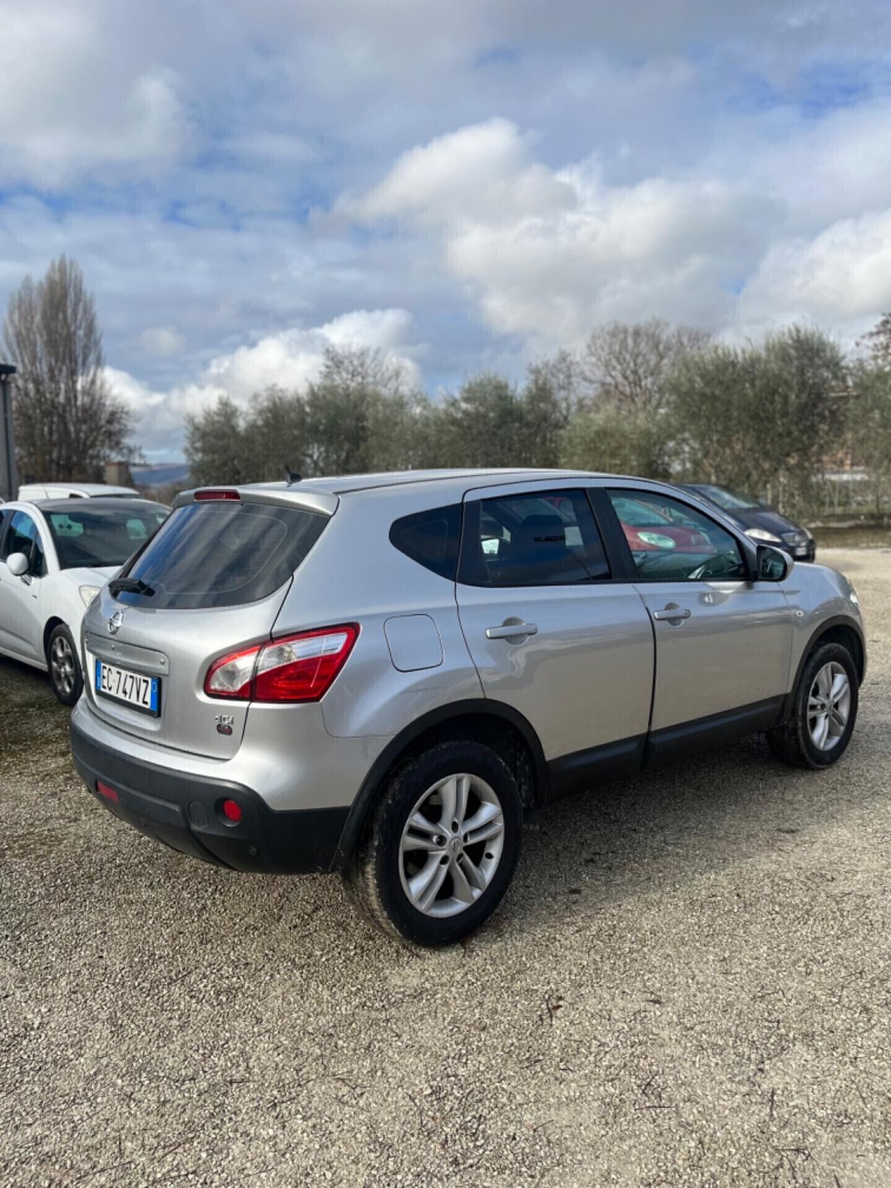 Nissan Qashqai 1.5 dCi PERFETTA SI NEOPATENTATI