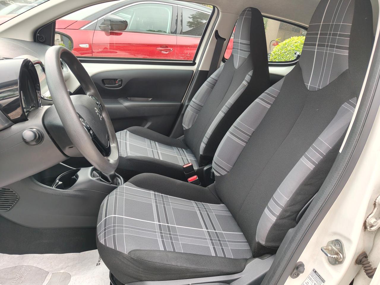 Peugeot 108 VTi 68 5 porte **SOLO 26000KM ** PREZZO REALE