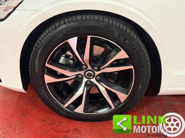 VOLVO V60 B4 (d) aut Ultimate Dark IVA ESP. GARANZIA 24