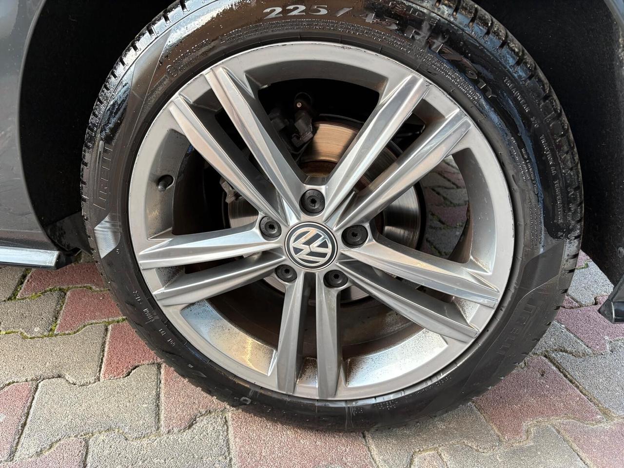 Volkswagen Golf 1.6 TDI 115 CV 5p. R-LINE BlueMotion Technology