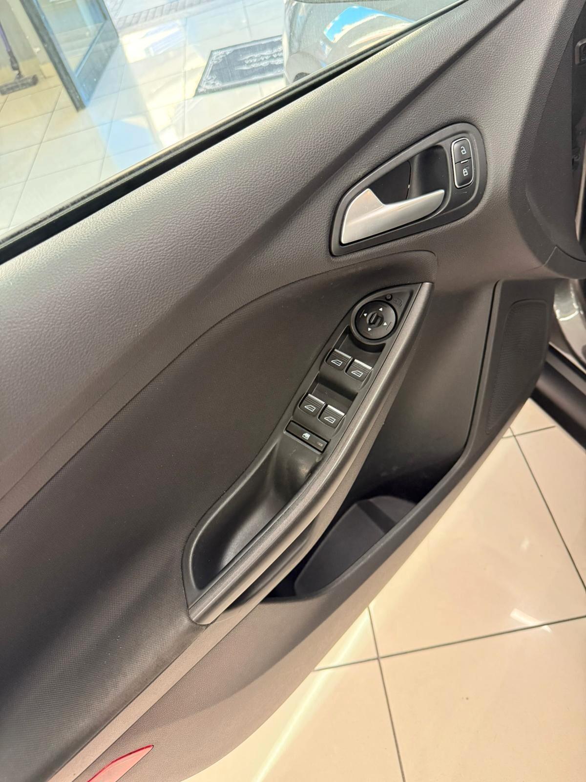 Ford Focus 1.5 TDCi 120 CV Start&Stop Powershift Titanium