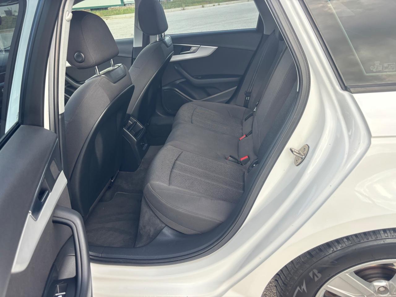 Audi A4 2.0 TDI 150 CV ultra Business