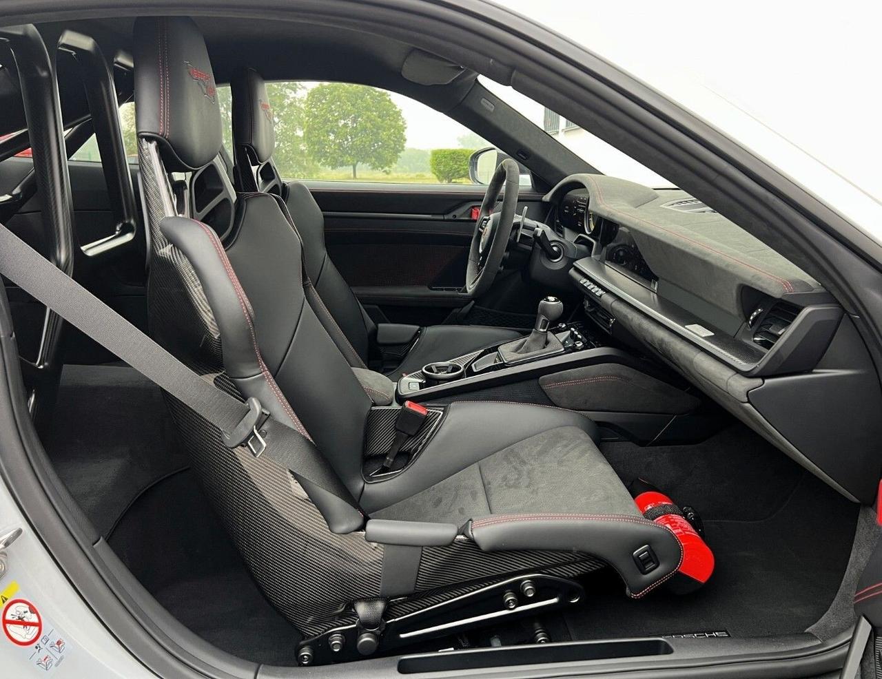 Porsche 911 GT3 RS Weissach