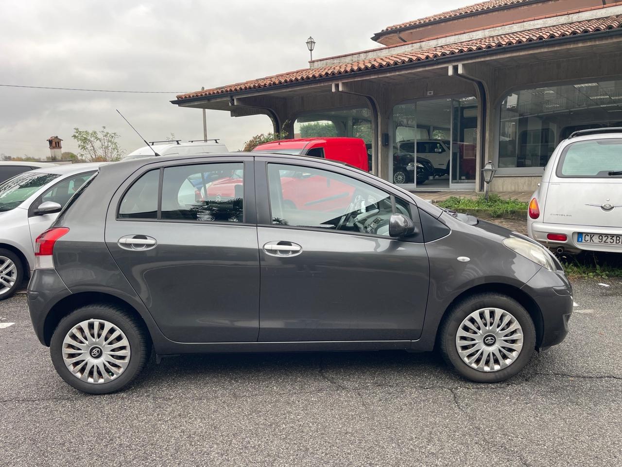 Toyota Yaris 1.0 5 porte