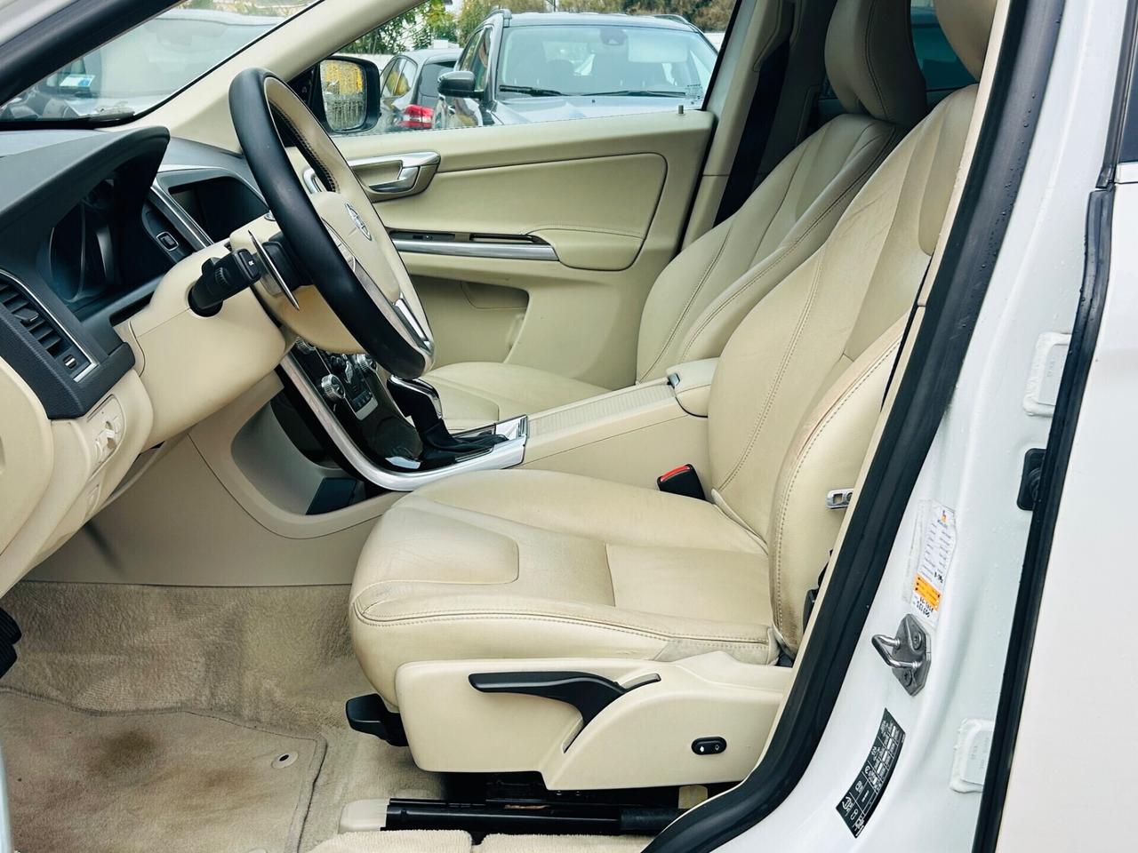 Volvo XC 60 XC60 D4 Geartronic R-design Momentum