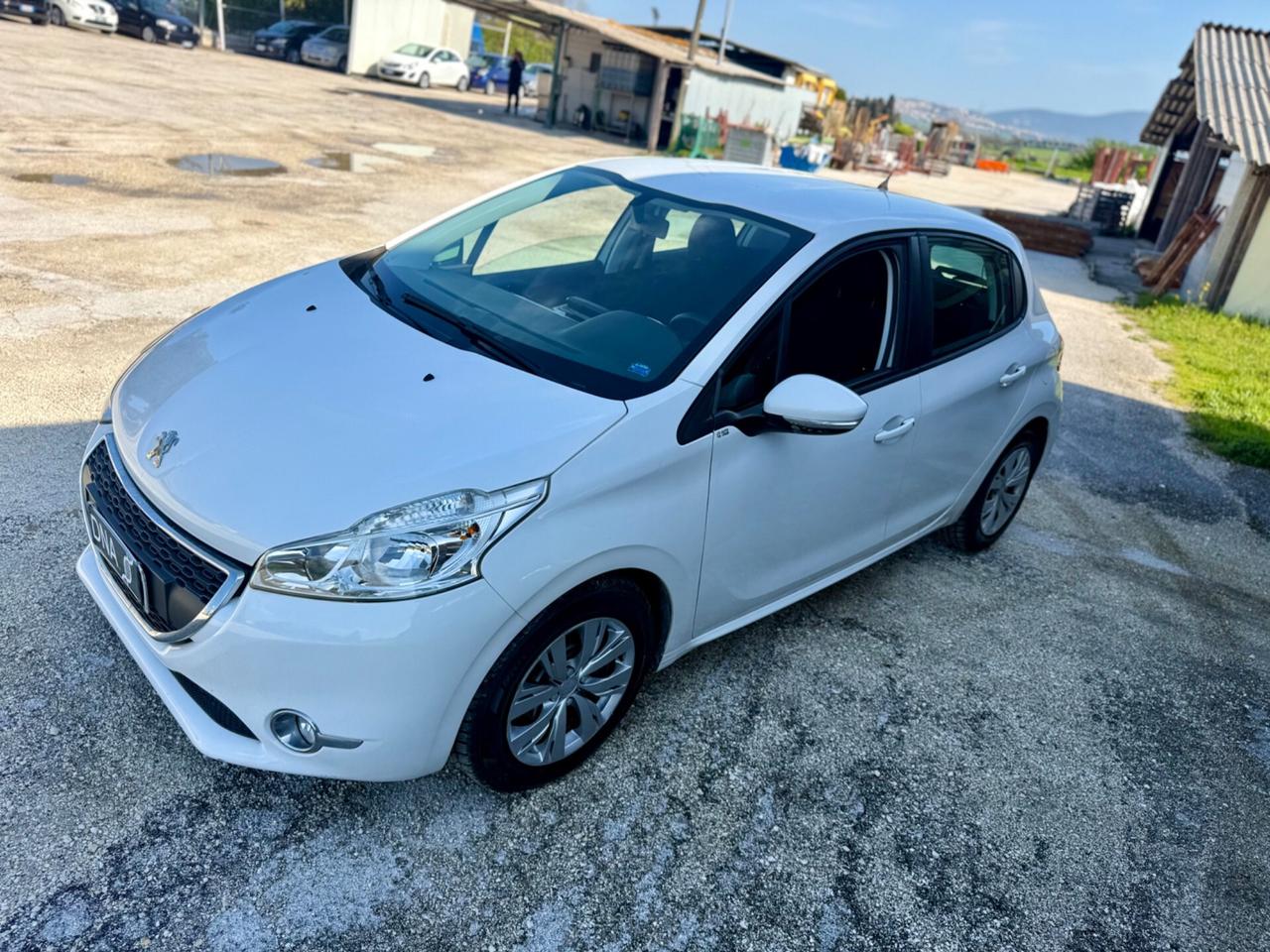 Peugeot 208 1.2 benzina 70 milaKM Neopatentati