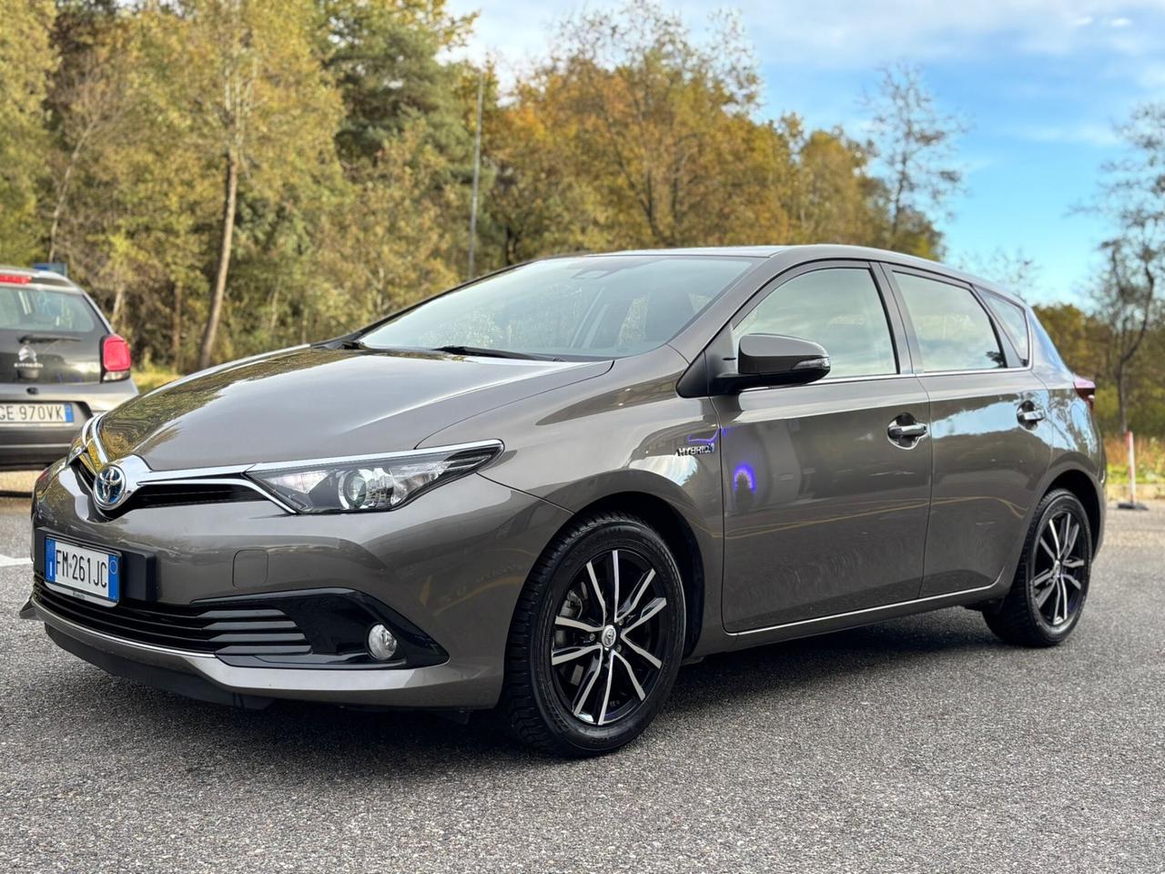 Toyota Auris 1.8 Hybrid Lounge