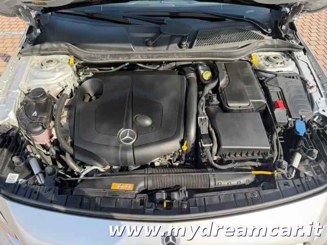 MERCEDES-BENZ GLA 200 d Automatic Sport