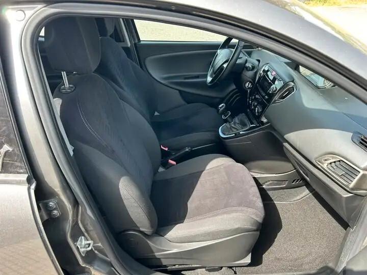 Lancia Ypsilon 1.2 69 CV 5 porte SILVER C/CLIMA
