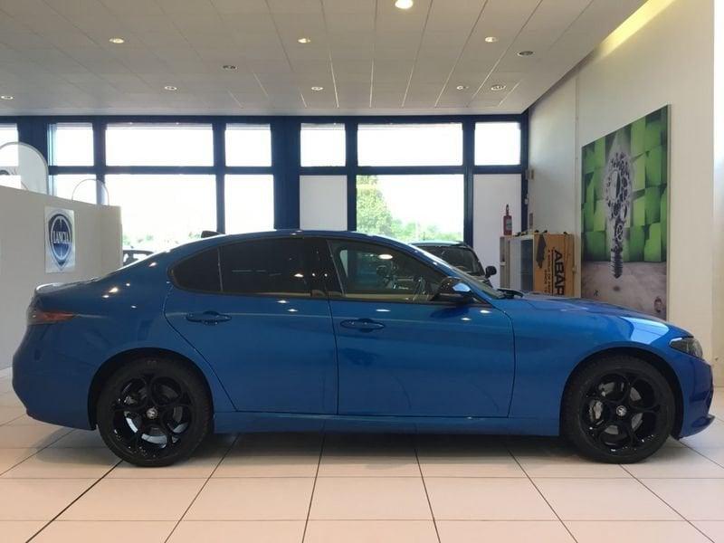 Alfa Romeo Giulia 2.0 Turbo 280 CV AT8 AWD Q4 Sprint MY24