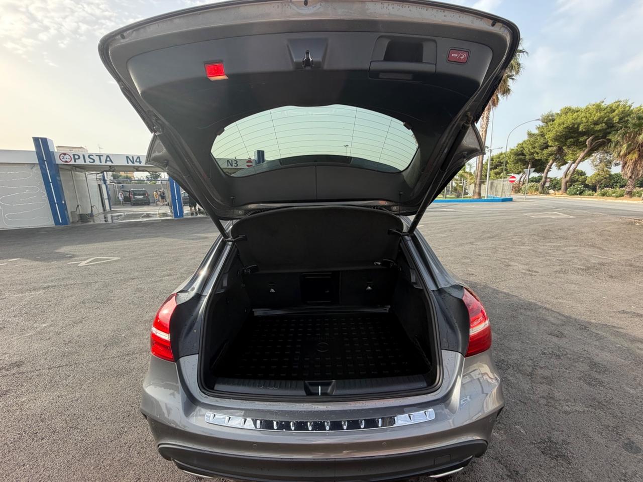 Mercedes-benz GLA 200 d Automatic Premium pacchetto AMG