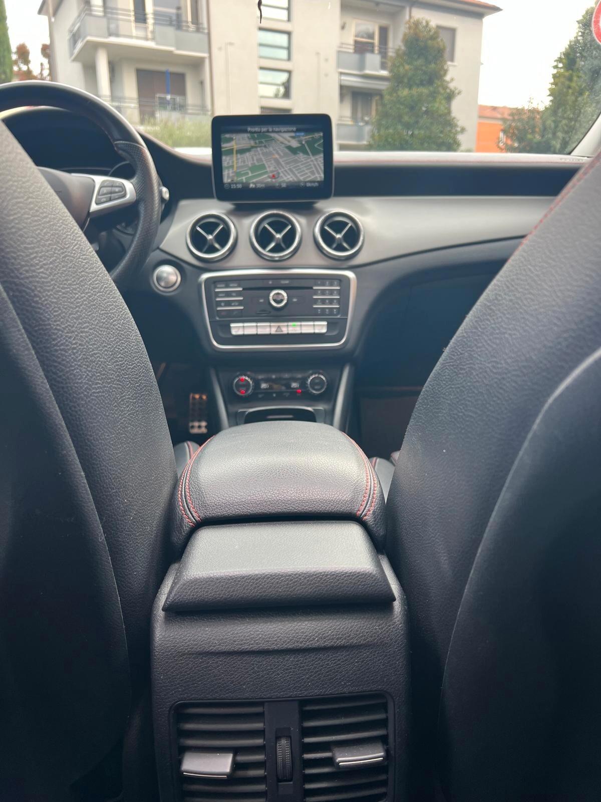 MB CLA 220 d AUT PREMIUM TETTO PANORAMICO