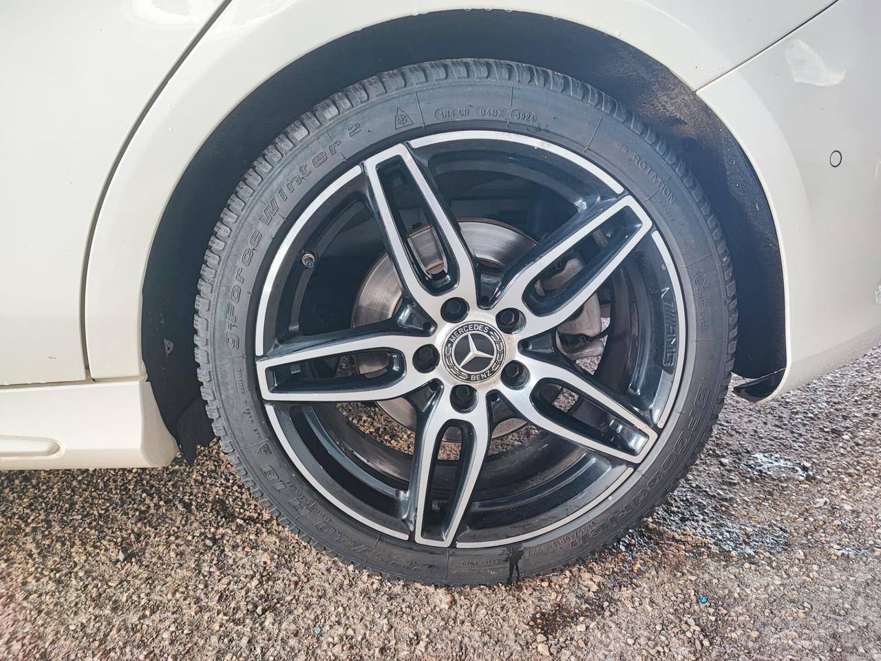 Mercedes-benz B 200 d Automatic 4Matic Premium FULL+++